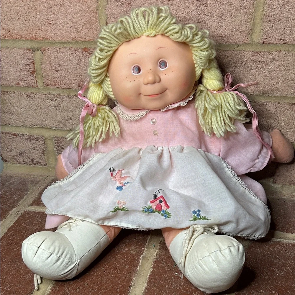 Blue Box 1983 Doll in Pink Embroidered Dress with Blonde Hair Vintage